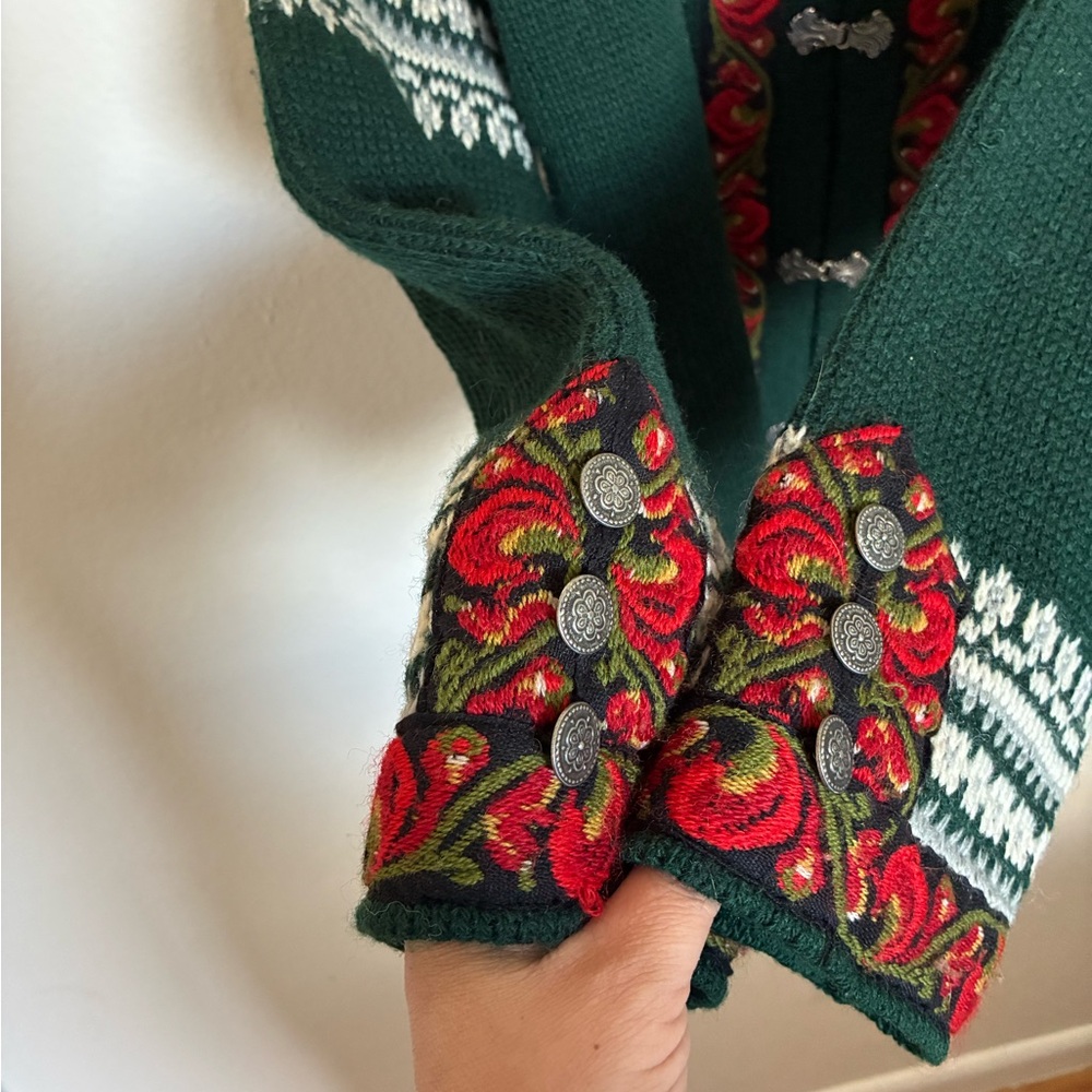 Vintage Nordstrikk Wool Knit Sweater with Pewter Clasps Womens size Large - Picture 5 of 7